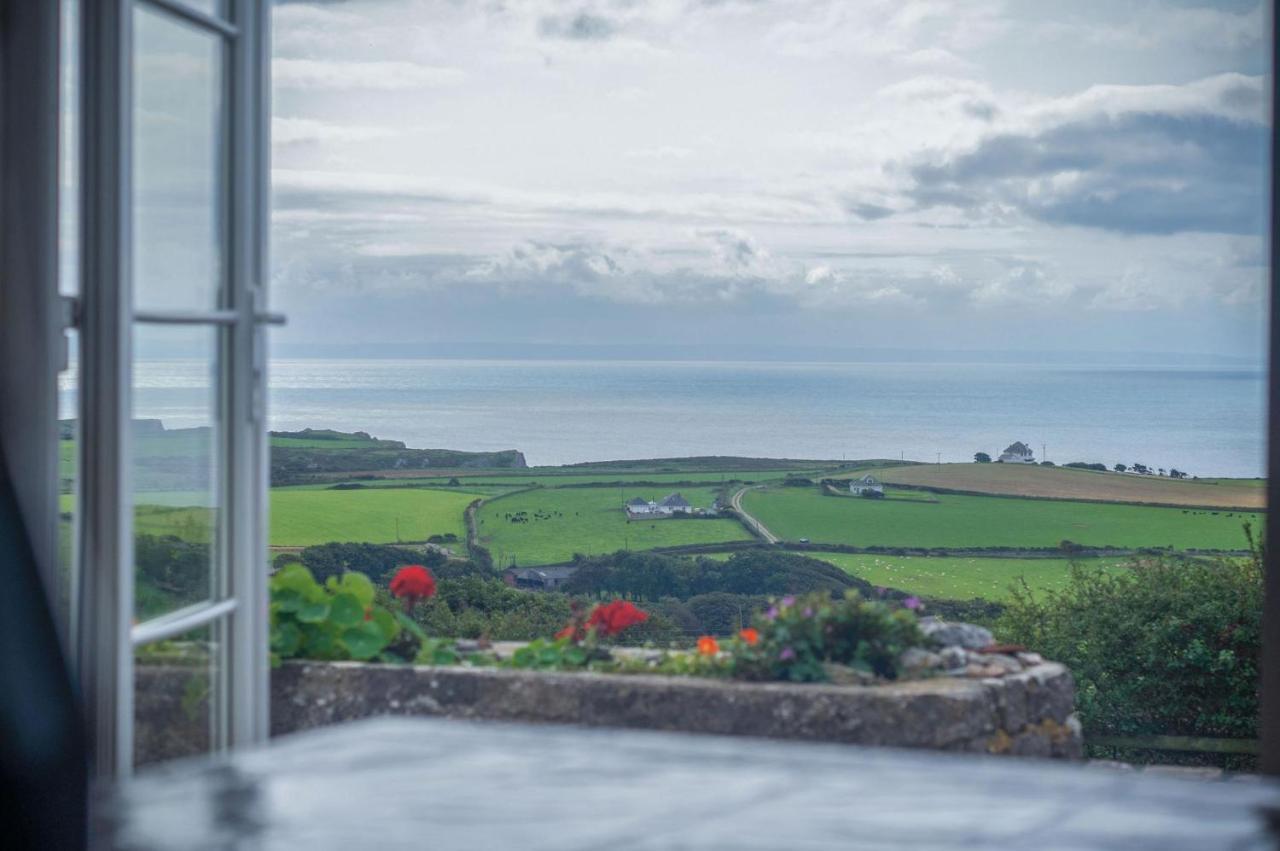 Windy Walls - 3 Bedroom - *