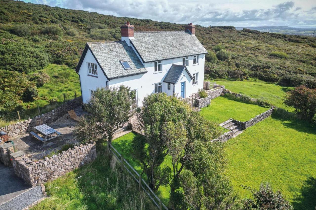 Windy Walls - 3 Bedroom - *