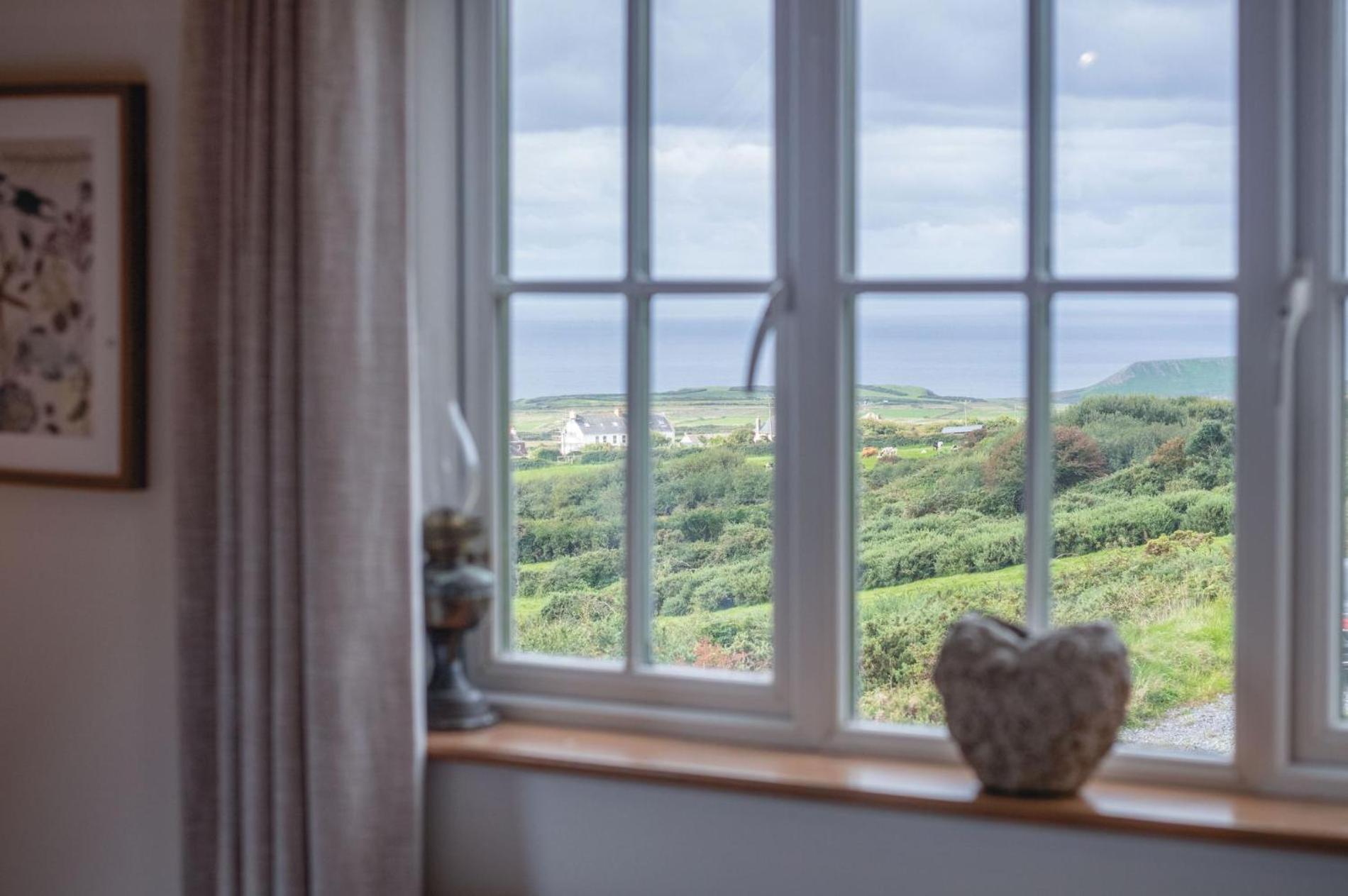 Windy Walls - 3 Bedroom - *