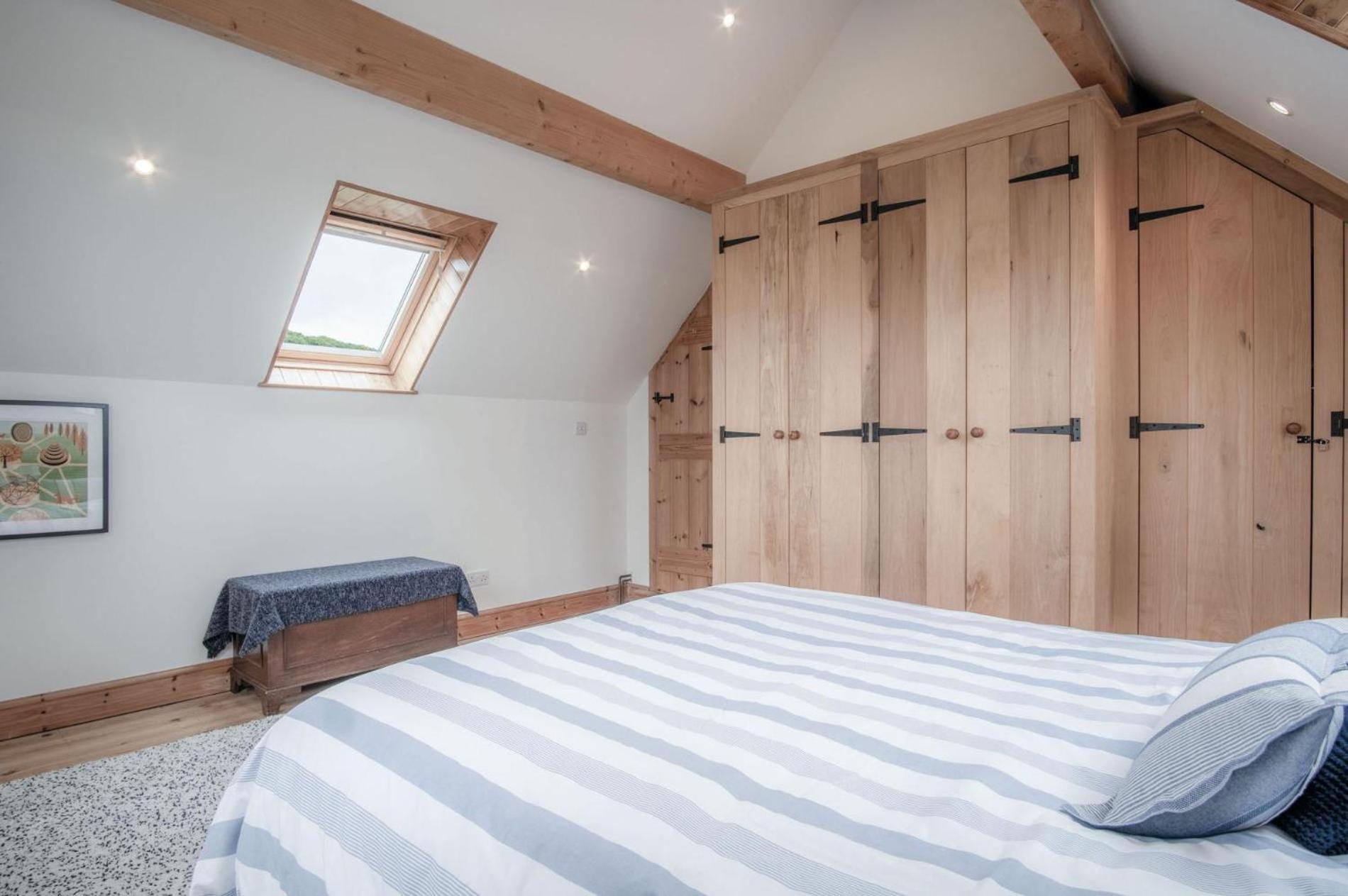 Windy Walls - 3 Bedroom - *